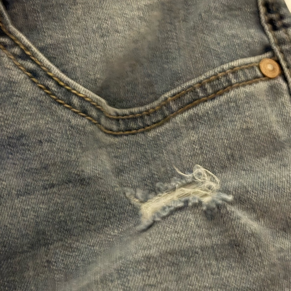 Seven7 Shorts Women Size 8
Denim High-Rise
Cut Off Distressed Midi
5 Pocket - Picture 5 of 6
